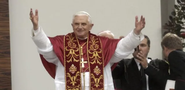 Rzecznik Watykanu: Dymisja papieża? Obecnie nie ma o czym mówić