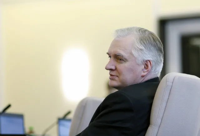 Gowin zapowiada zmiany w prawie rodzinnym: Odebranie dziecka rodzicom ma być krokiem ostatecznym