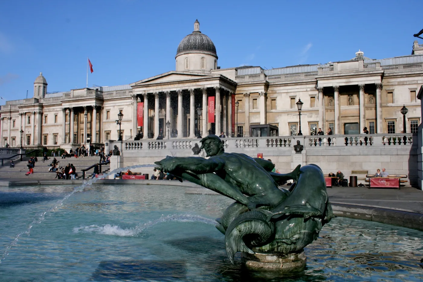 790718-fountain-in-trafalgar-square-2.jpg