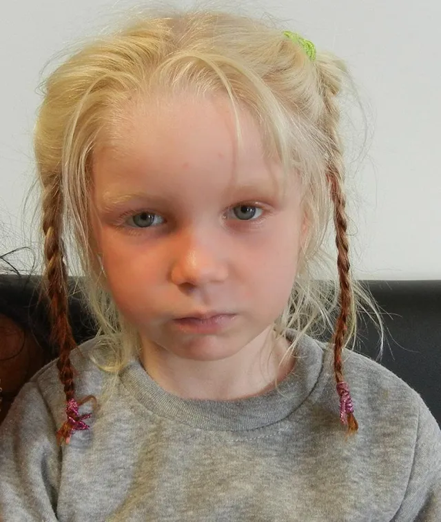 Tajemnicza dziewczynka w romskim obozie. Grecja prosi o pomoc w identyfikacji Marii