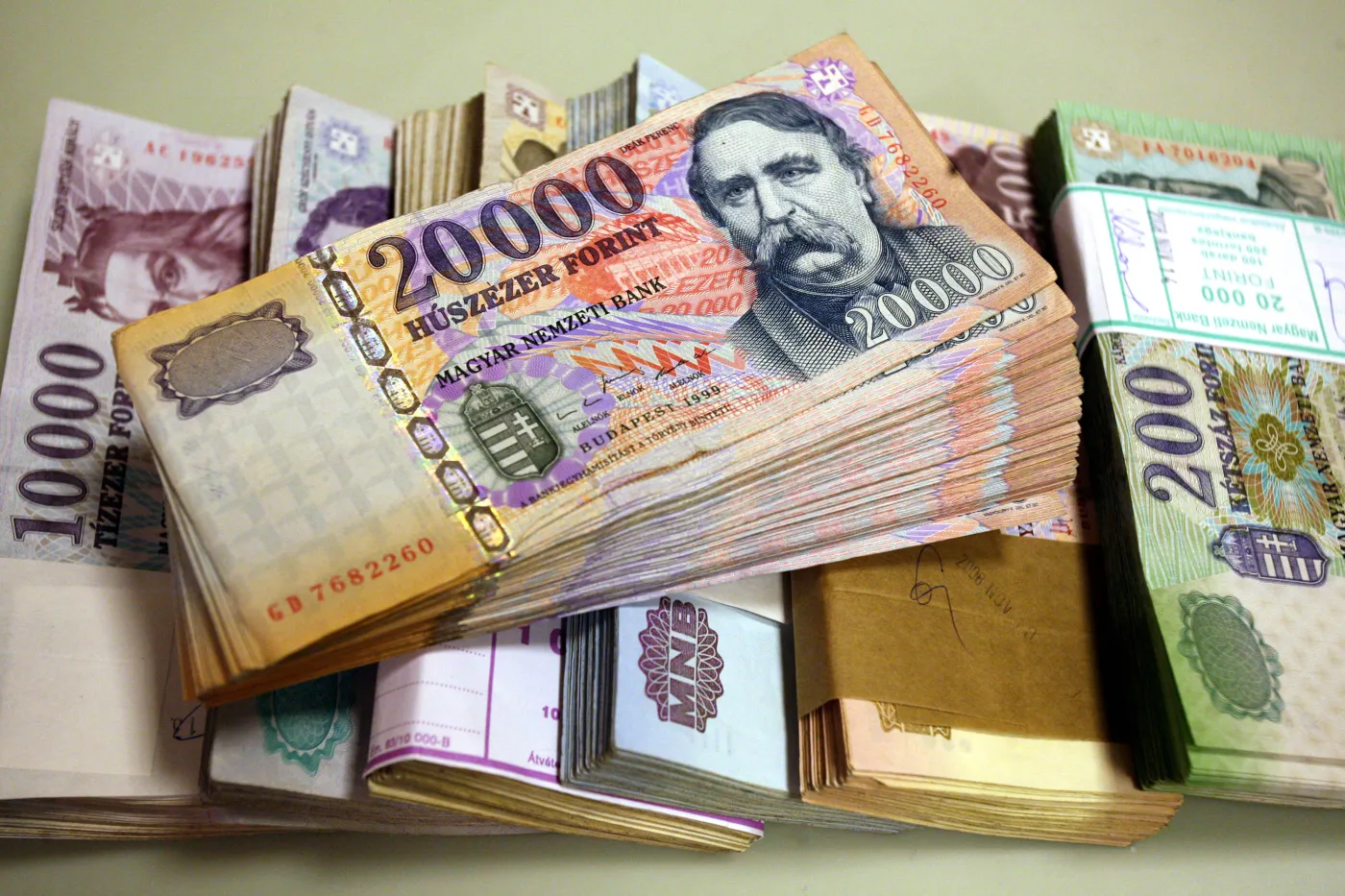 990863-forint-portret-ferenca-de-ka.jpg
