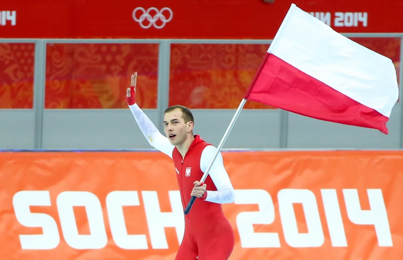 Zbigniew Bródka cieszy się ze zwycięstwa w Soczi