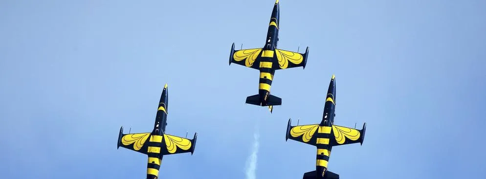 Podniebne akrobacje na Air Show 2013 w Radomiu