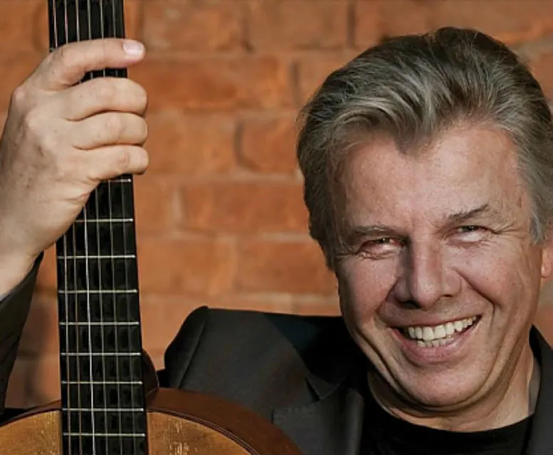 Wieczór Kabaretowy Emiliana Kamińskiego w Teatrze Kamienica. Wygraj zaproszenie