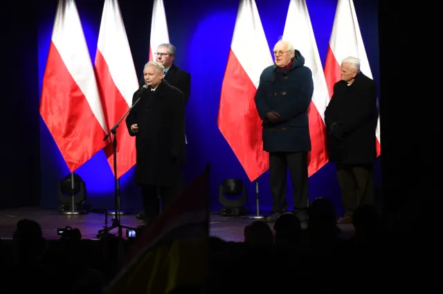 "Władza wpływa na sądy". Sędziowie oburzeni słowami Kaczyńskiego