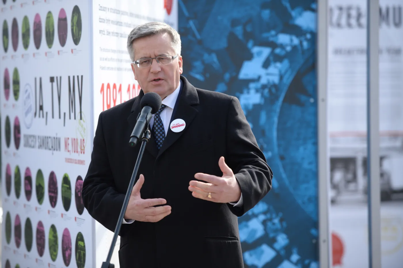 Próbował rzucić krzesłem w prezydenta - incydent na wiecu wyborczym Komorowskiego