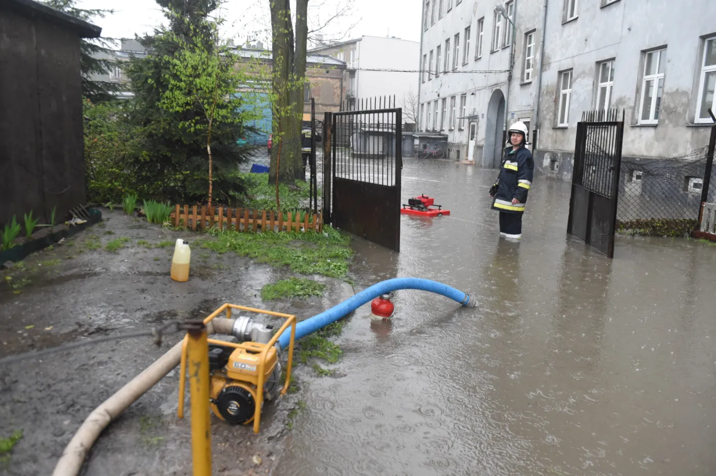 Nawałnice nad Polską: Duże straty w Brzezinach, podtopiona też Częstochowa