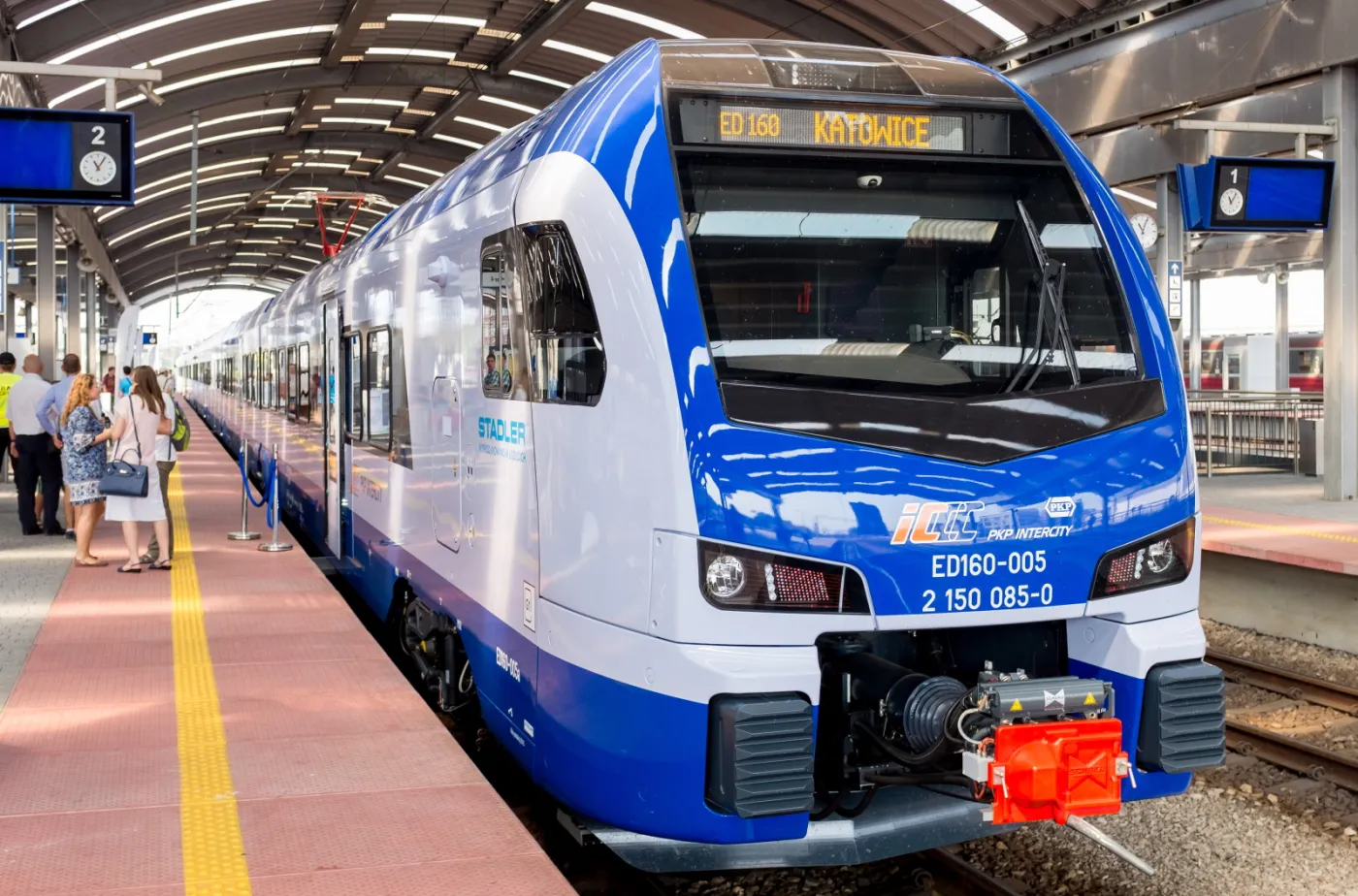  Pociąg Flirt 3, wyprodukowany prawie w całości w Polsce przez konsorcjum Stadler-NEWAG dla PKP Intercity 