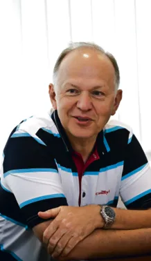 2301074-piotr-zdrojewski-dyrektor-pwc.jpg