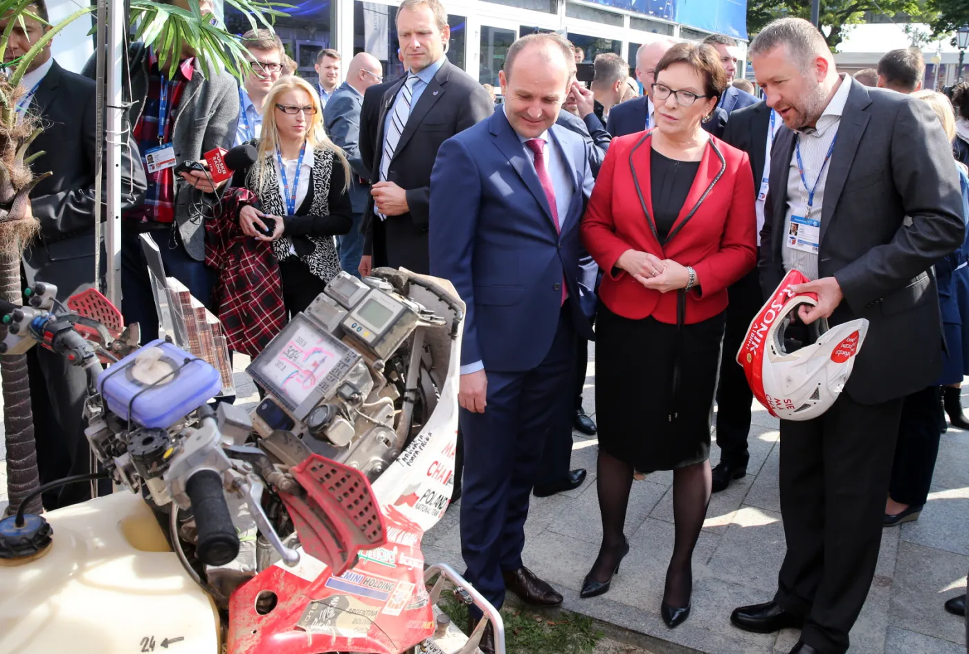 Kopacz: Koniec budowy gazoportu w tym miesiącu