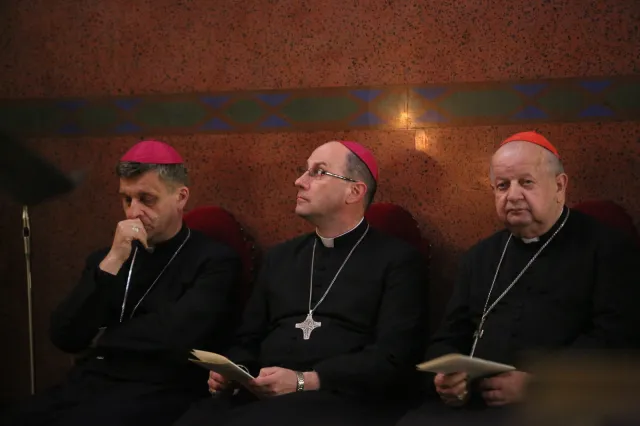 Prymas: chcemy oczyszczać Kościół z pedofilii, nawracać siebie