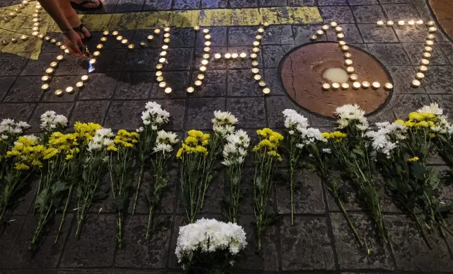 Holandia we łzach. Pierwsze trumny z ciałami ofiar katastrofy boeinga dotarły do kraju