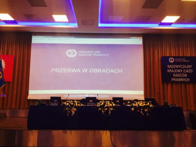 Zakulisowe obrady. Relacja z I dnia zjazdu radców prawnych