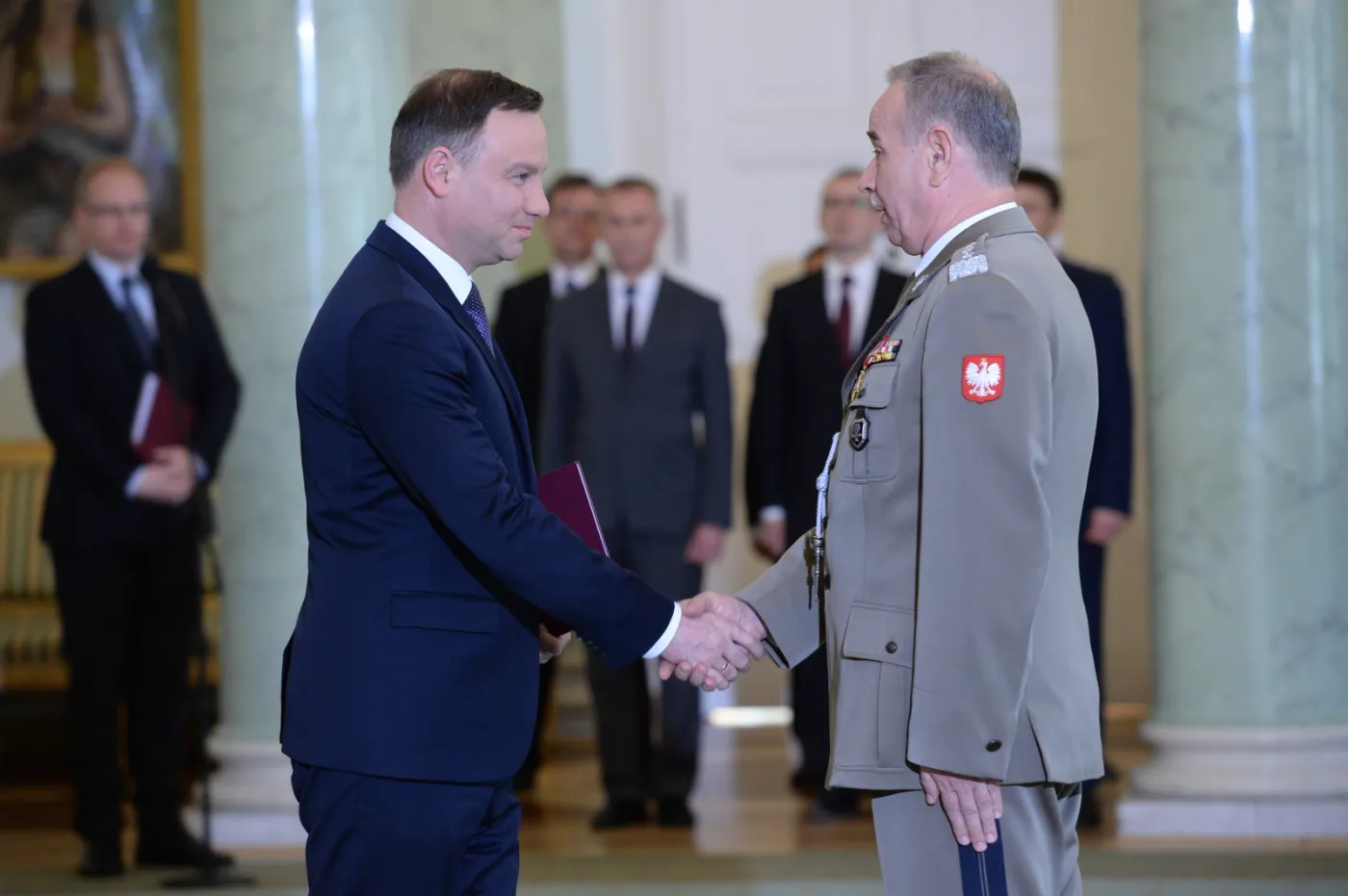 Prezydent wręczył gen. Gocułowi akt mianowania na szefa Sztabu Generalngo