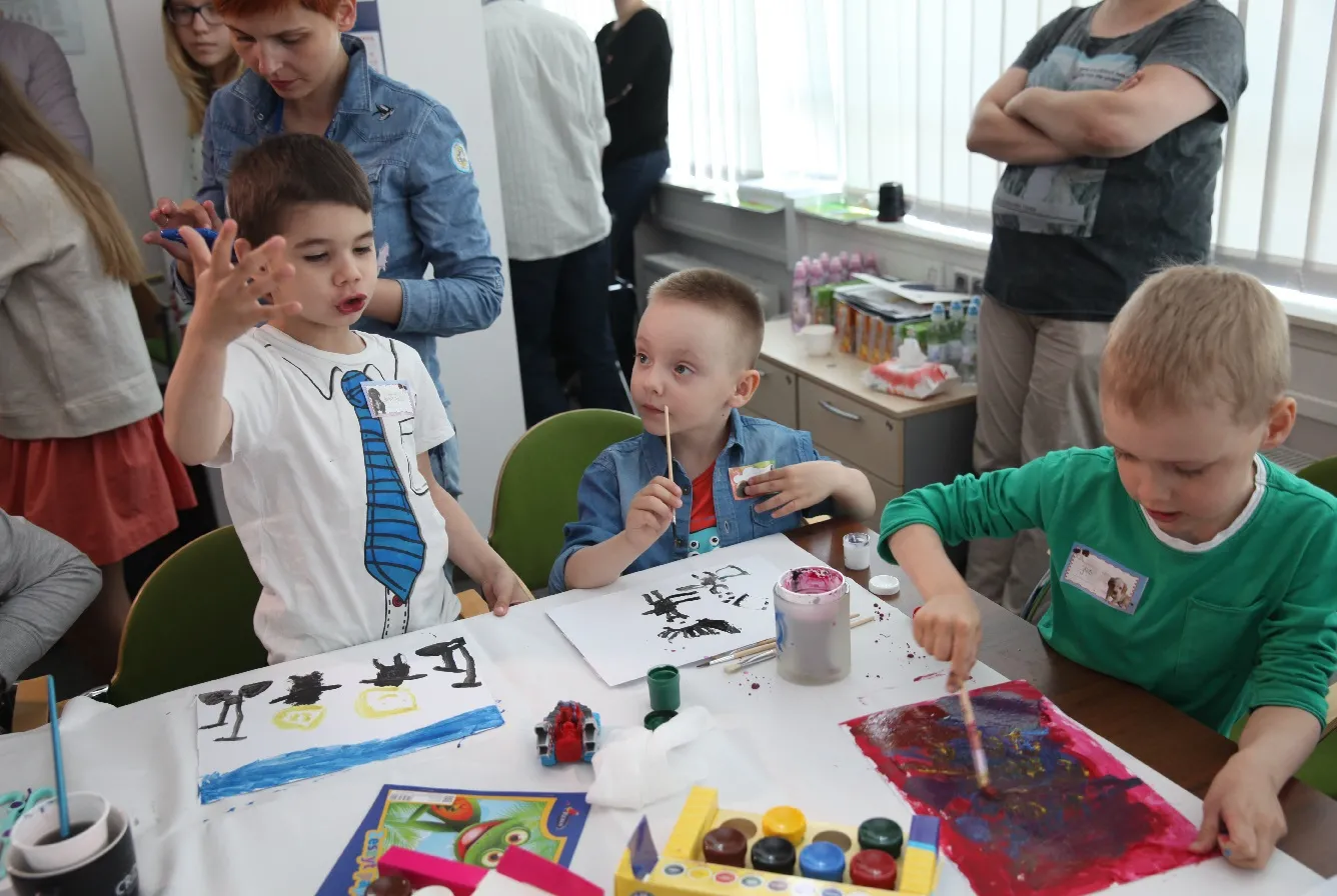 Dzieci komentują: Przybysze z gorszej strony świata