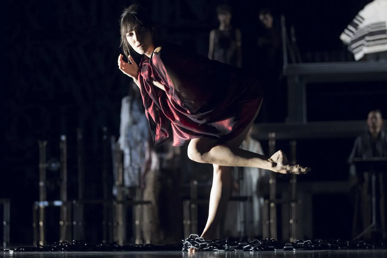 2597500-julianna-bloodgood-crazy-god.jpg