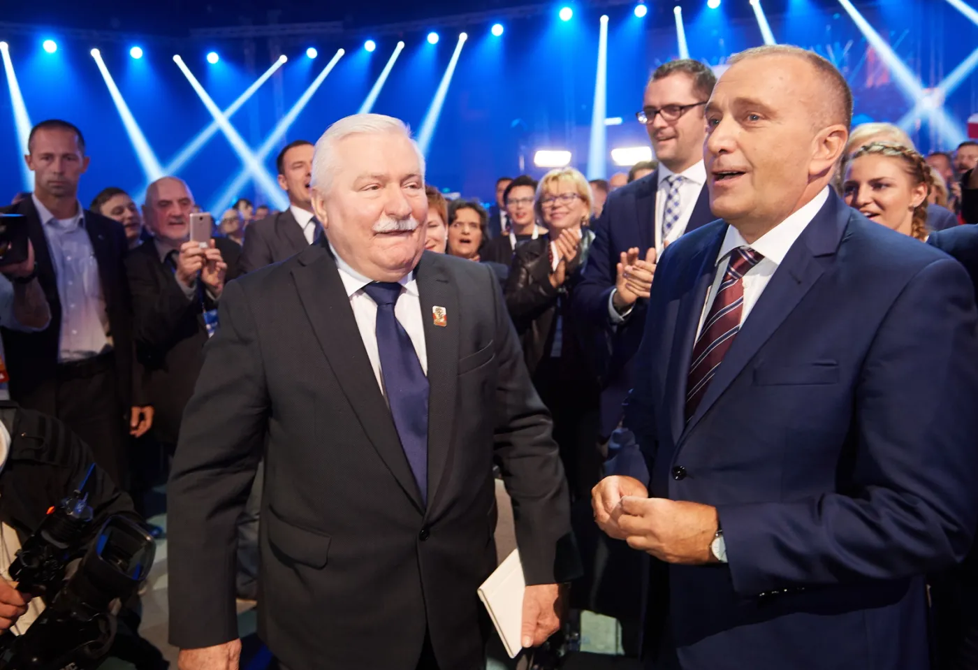 Były prezydent RP Lech Wałęsa i przewodniczący PO Grzegorz Schetyna, PAP/Adam Warżawa 
