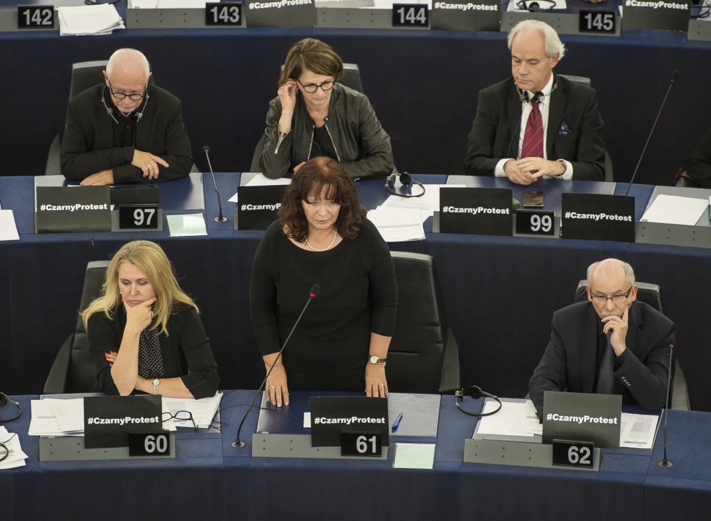 W PE debata o prawach kobiet w Polsce: Oskarżenia o ciemnogród i średniowiecze