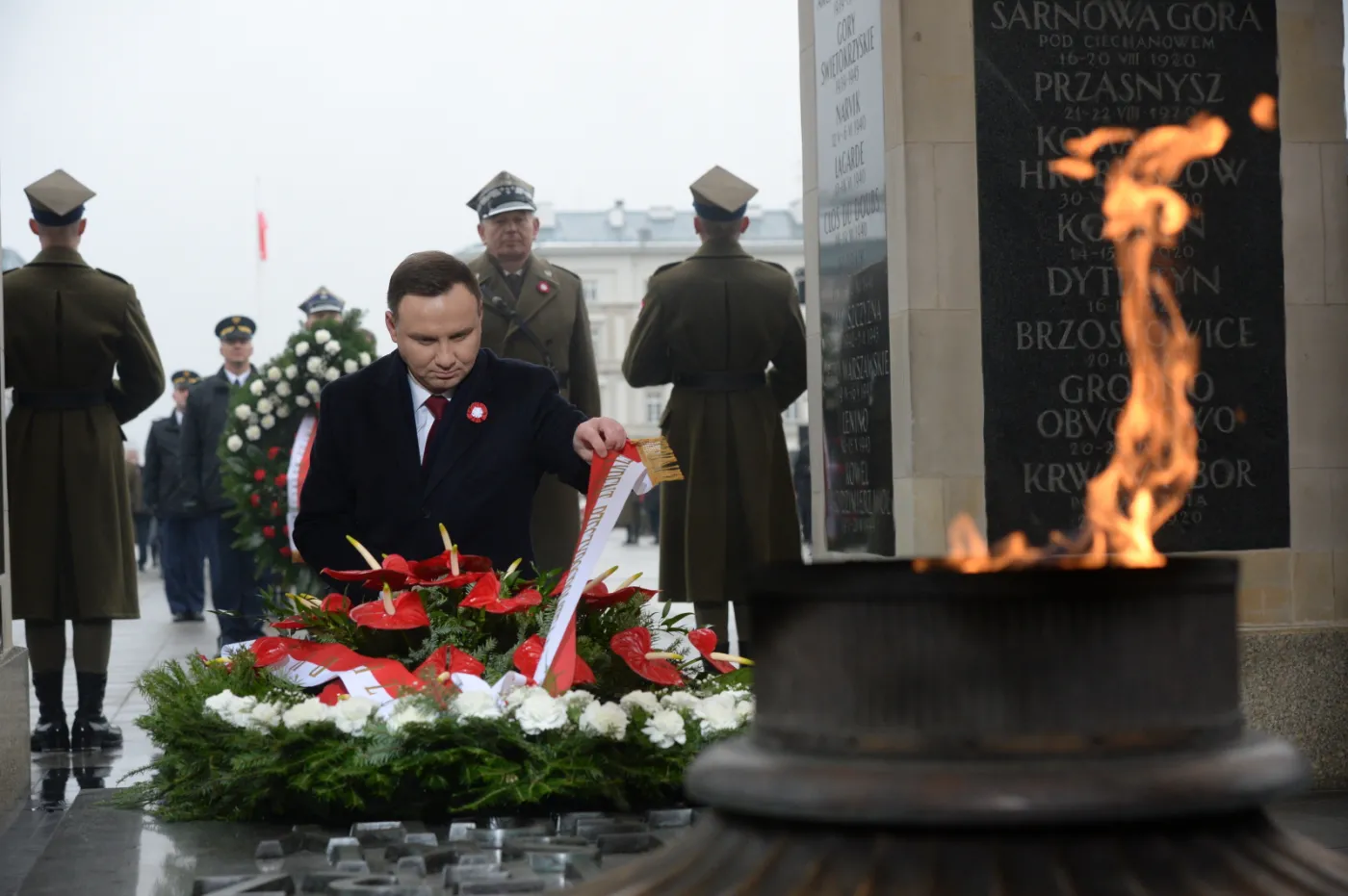 "Duda jest niewiarygodny". Politycy o apelu prezydenta ws. obchodów 100. rocznicy odzyskania niepodległości