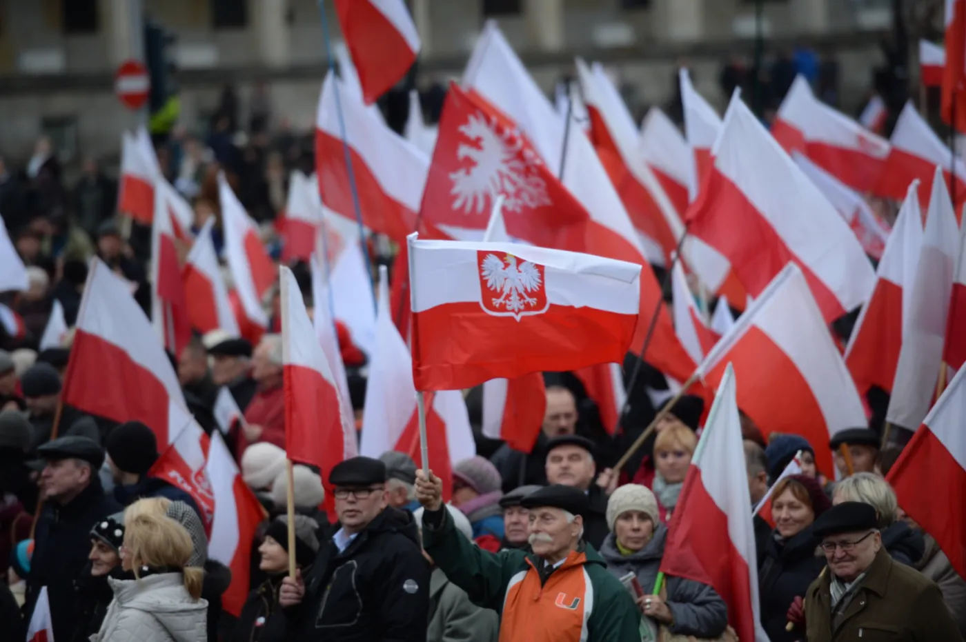 Wyrusza Marsz Wolności i Solidarności PiS: Odczytano nazwiska ofiar stanu wojennego