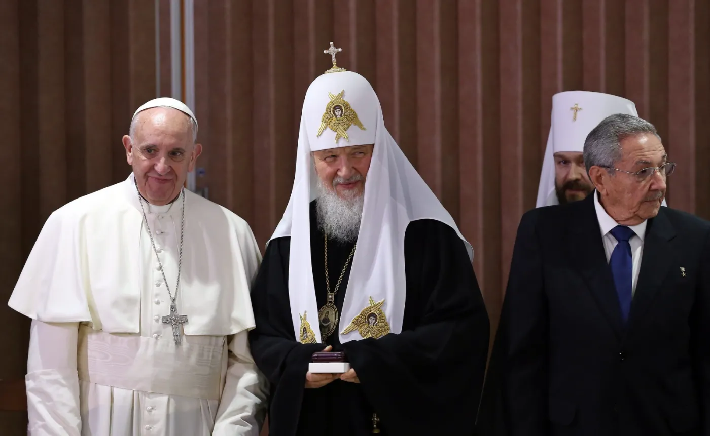Reakcje na spotkanie Franciszka z Cyrylem: Uścisk, który zakończył schizmę