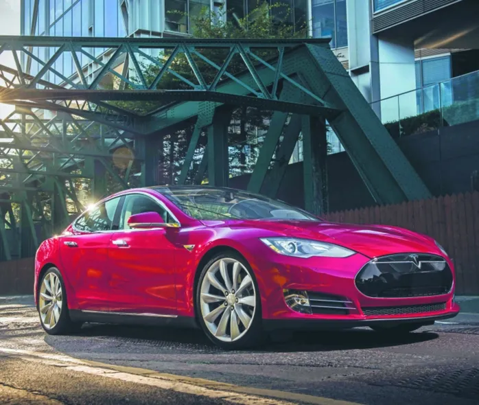 2518901-tesla-s-90d-cena-102-000-euro.jpg