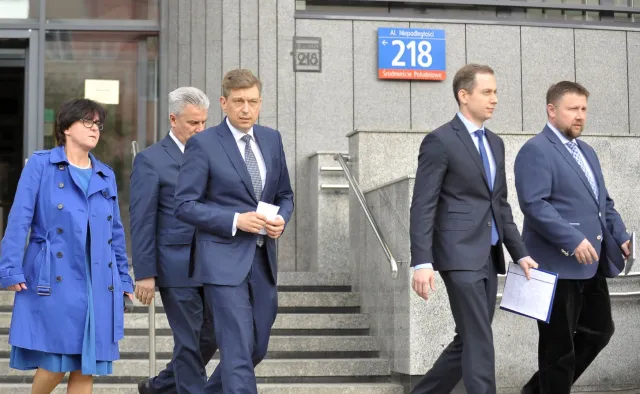 PO po wizycie w MON: Do akt ws. Caracali miały dostęp osoby bez certyfikatów bezpieczeństwa