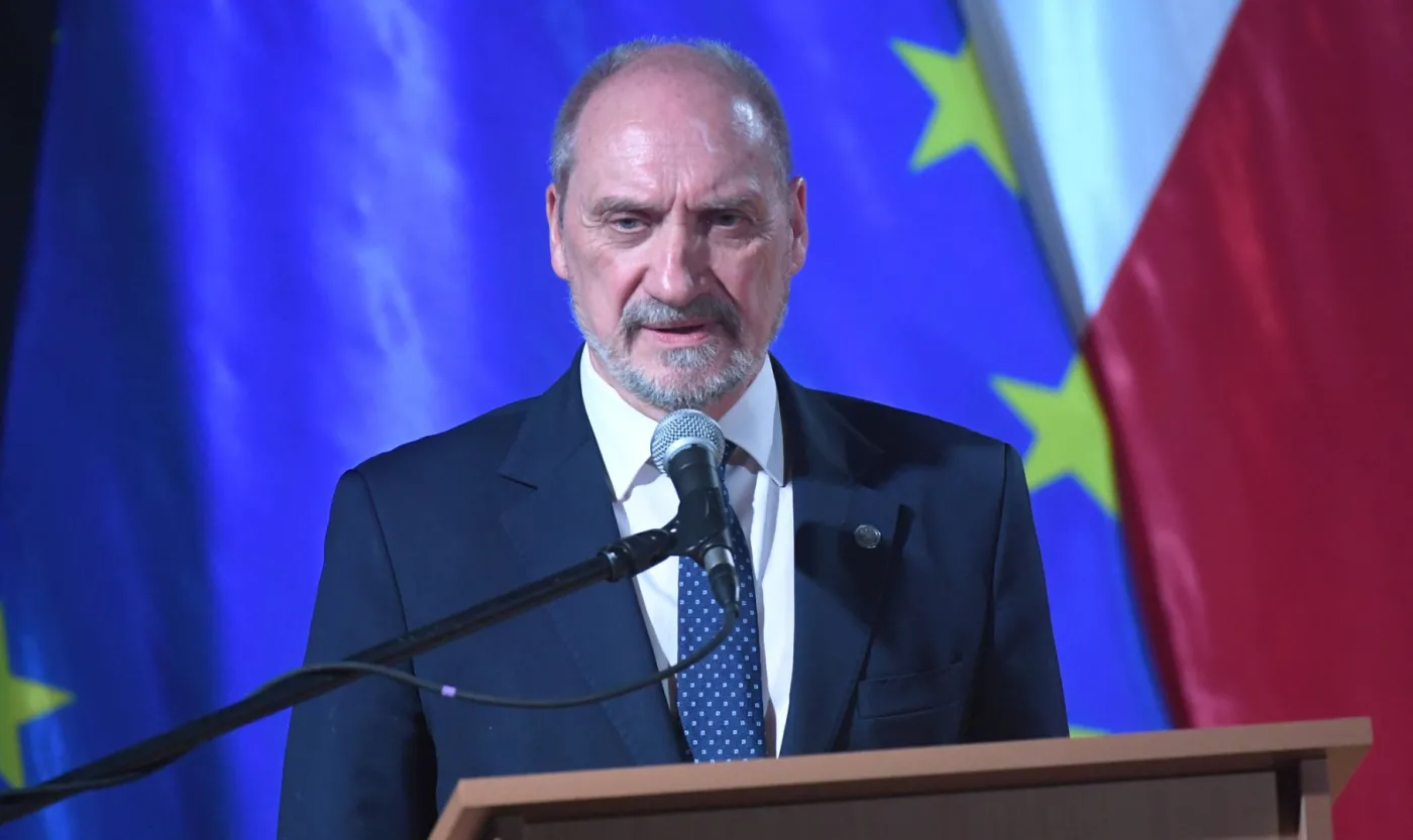 Antoni Macierewicz, szef MON