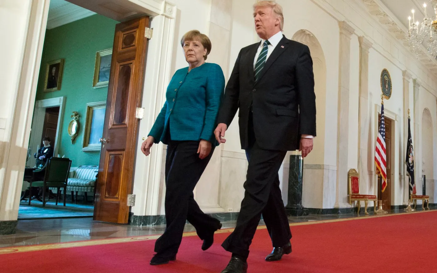 Francuskie media: Do czego doprowadzi napięcie rosnące między Waszyngtonem a Berlinem?