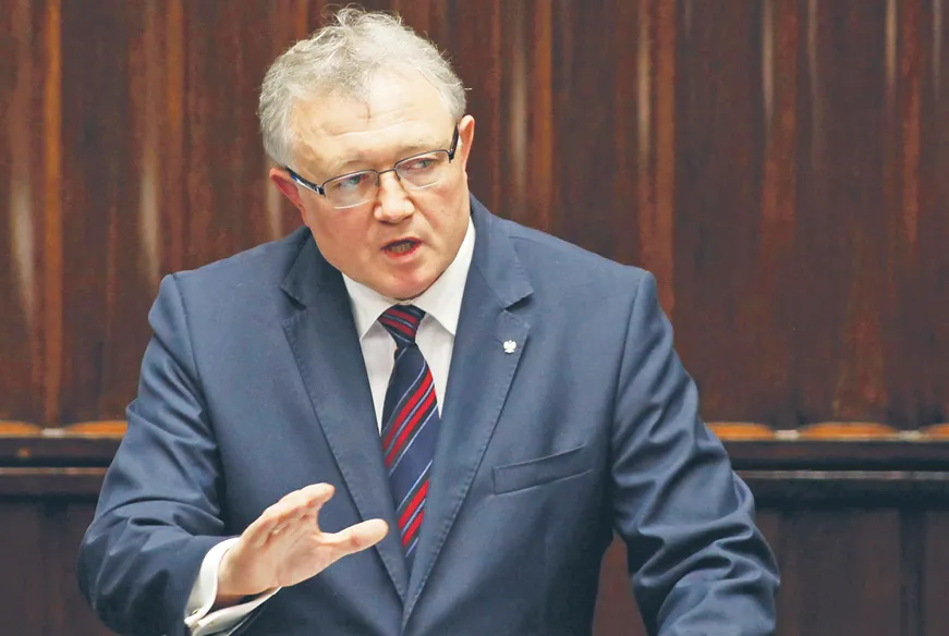 Janczyk: E-papierosy dadzą budżetowi 100 mln zł z akcyzy [WYWIAD]