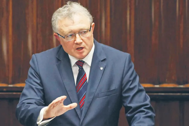 Janczyk: E-papierosy dadzą budżetowi 100 mln zł z akcyzy [WYWIAD]