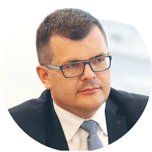 3009604-piotr-uscinski-posel-pis-byly.jpg