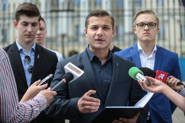 Młodzież Wszechpolska: Happening "polityczny akt zgonu" miał bić po oczach