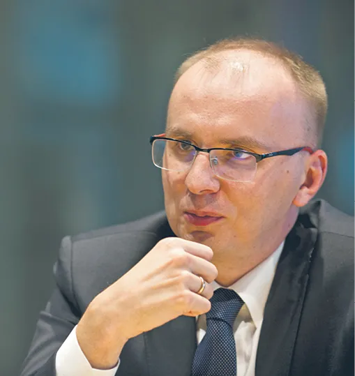 3053744-radoslaw-domagalski-labedzki.jpg