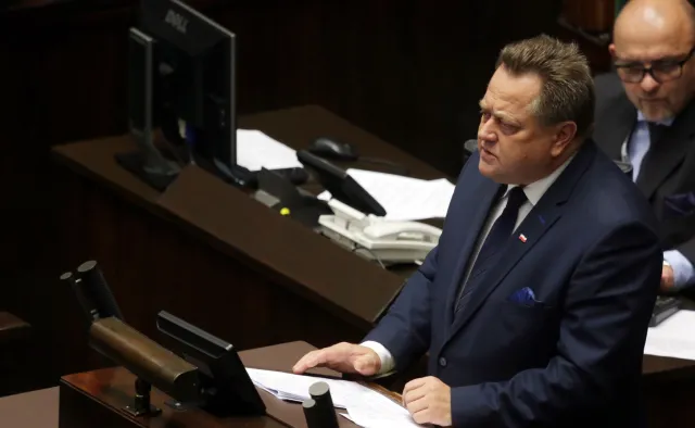 "Groźne i niebezpieczne zjawisko". Apel wiceszefa MSWiA ws. "Dumy i Nowoczesności"