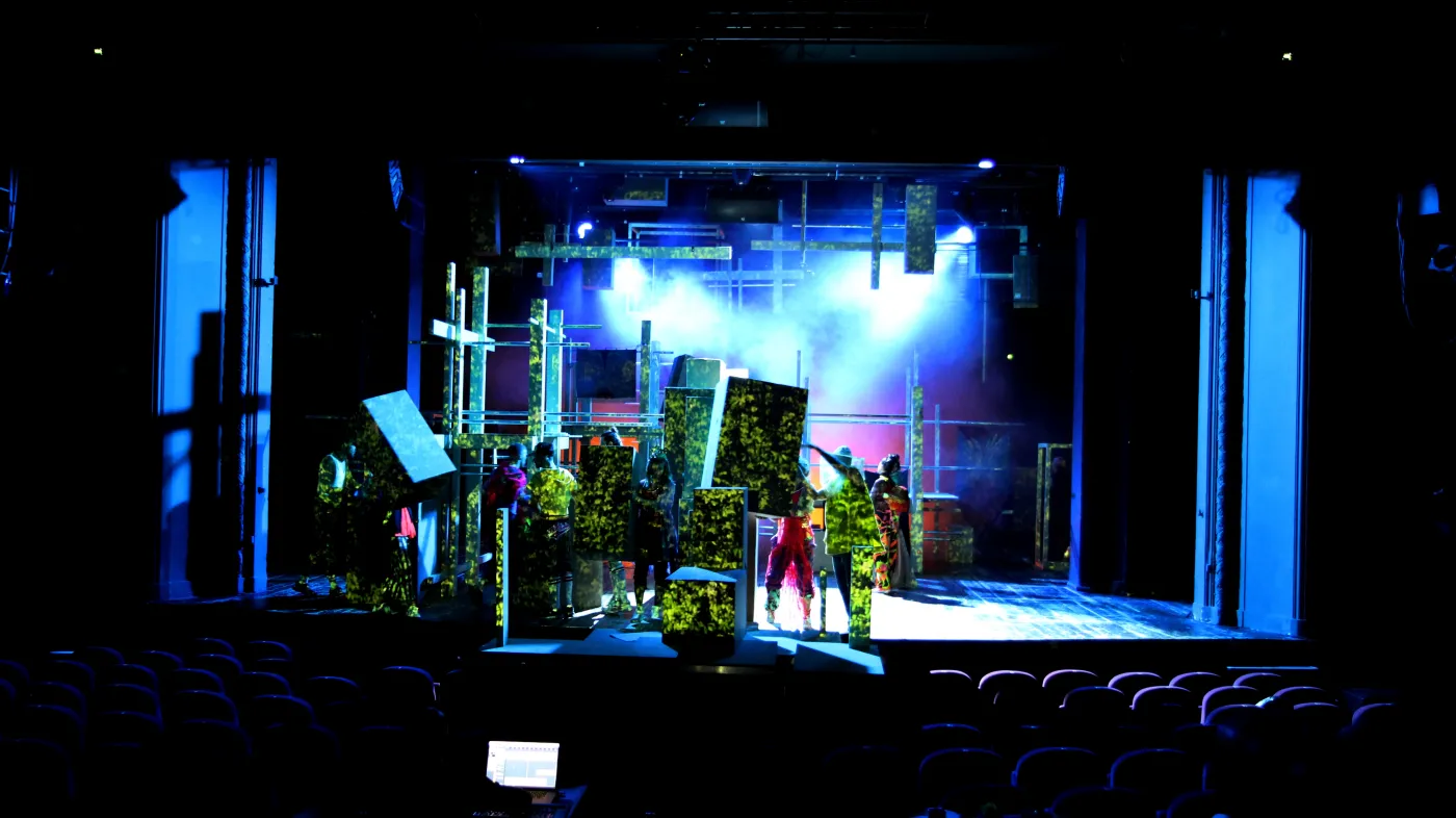 2849801-wyzwolenie-w-teatrze-studio.jpg