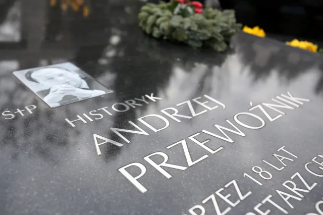 Nieoficjalnie ws. ekshumacji: Dotychczasowe badania potwierdzają tożsamość Przewoźnika