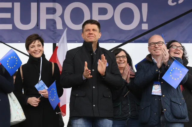 Petru: Powołajmy obywatelski ruch "Polska w Europie"