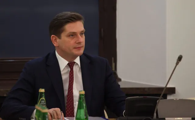 Wiceszef MON Bartosz Kownacki przeprosił za kolizję. "Sprawę uznajemy za zamkniętą"