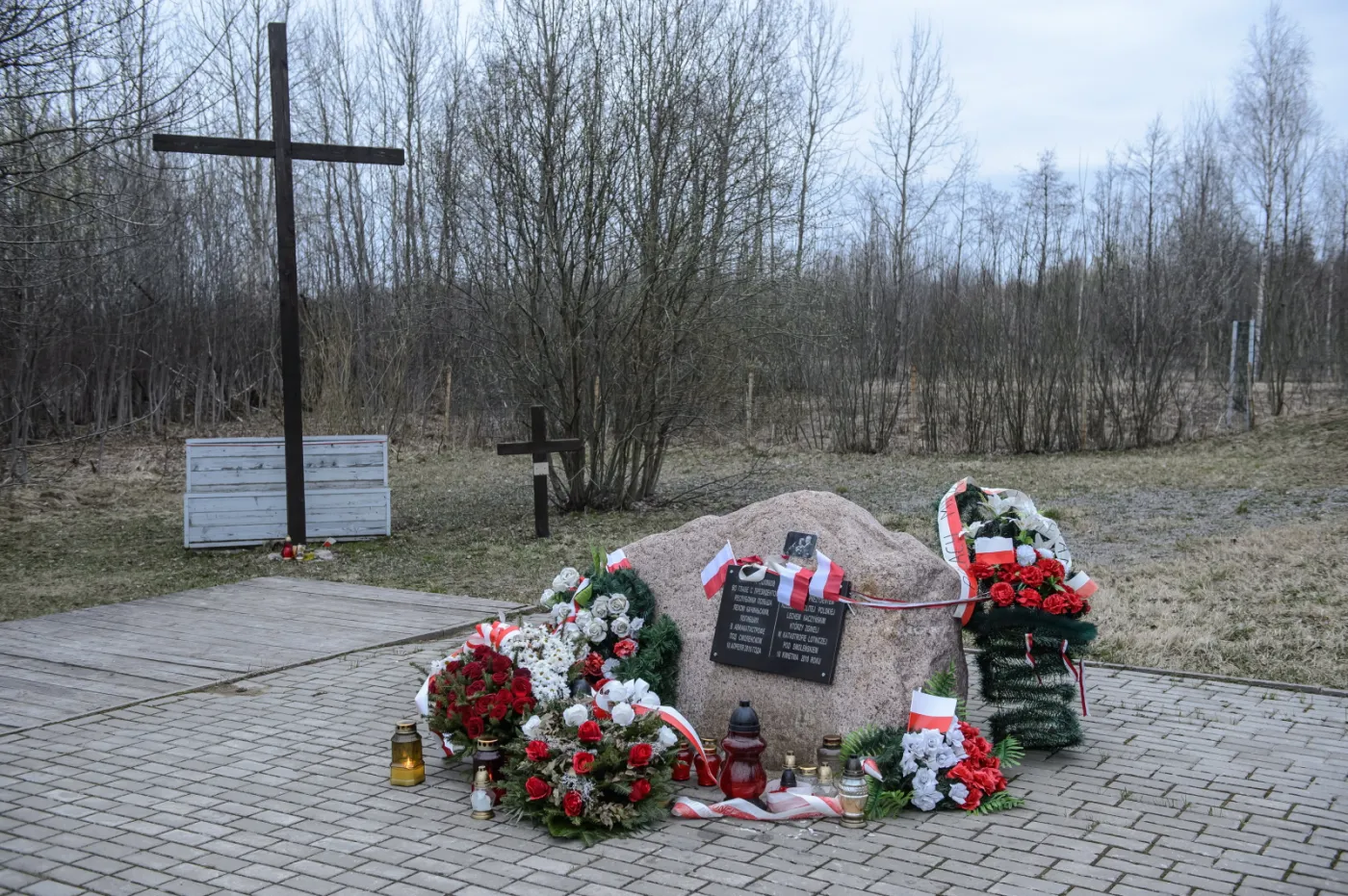 Polska delegacja na miejscu katastrofy Tu-154M w Smoleńsku