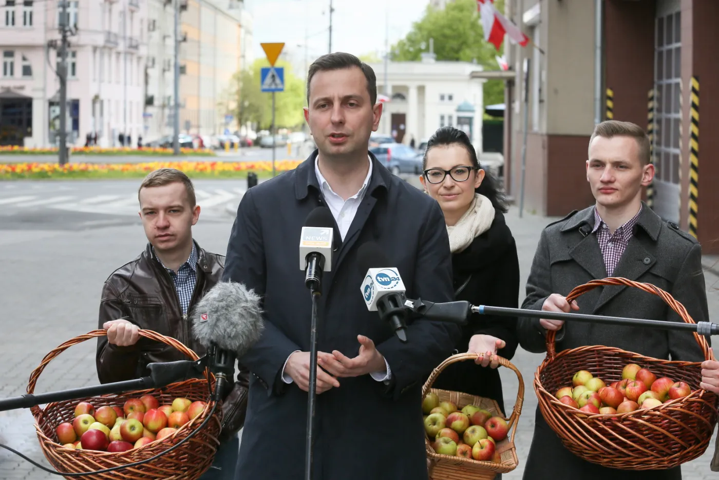 Szef PSL: 1 maja nie każdy ma wolne. Serdecznie dziękujemy, że są na posterunku