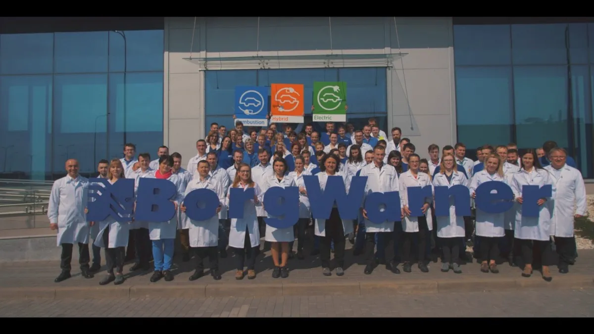 3374741-pracownicy-borgwarner-rzeszow.jpg