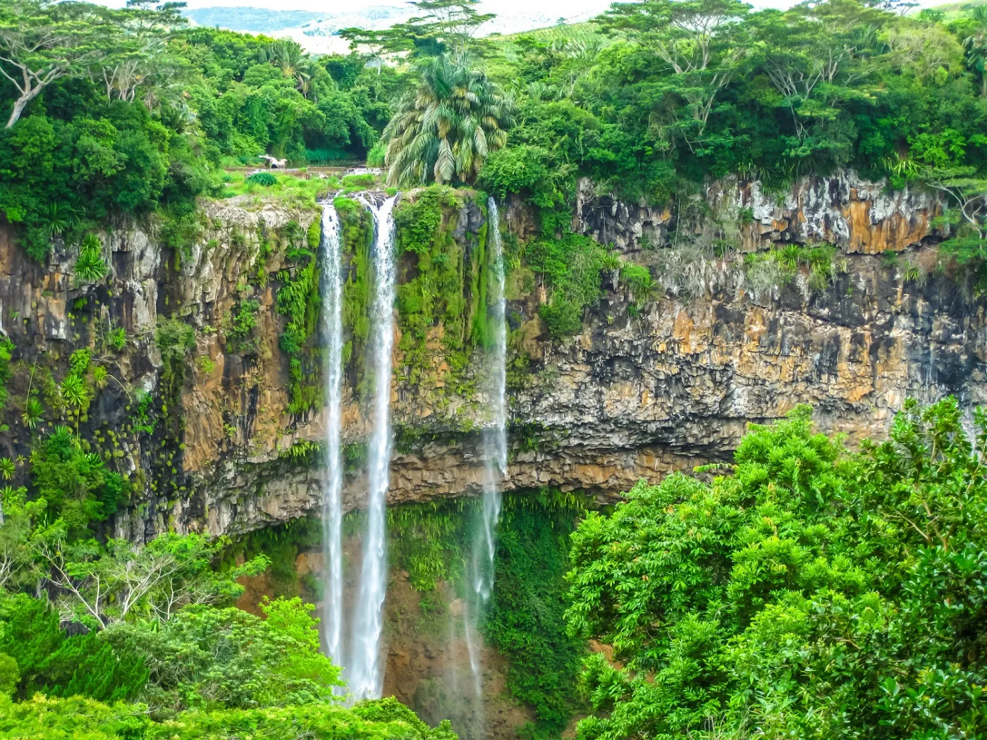 3233668-mauritius-wodospad-chamarel.jpg