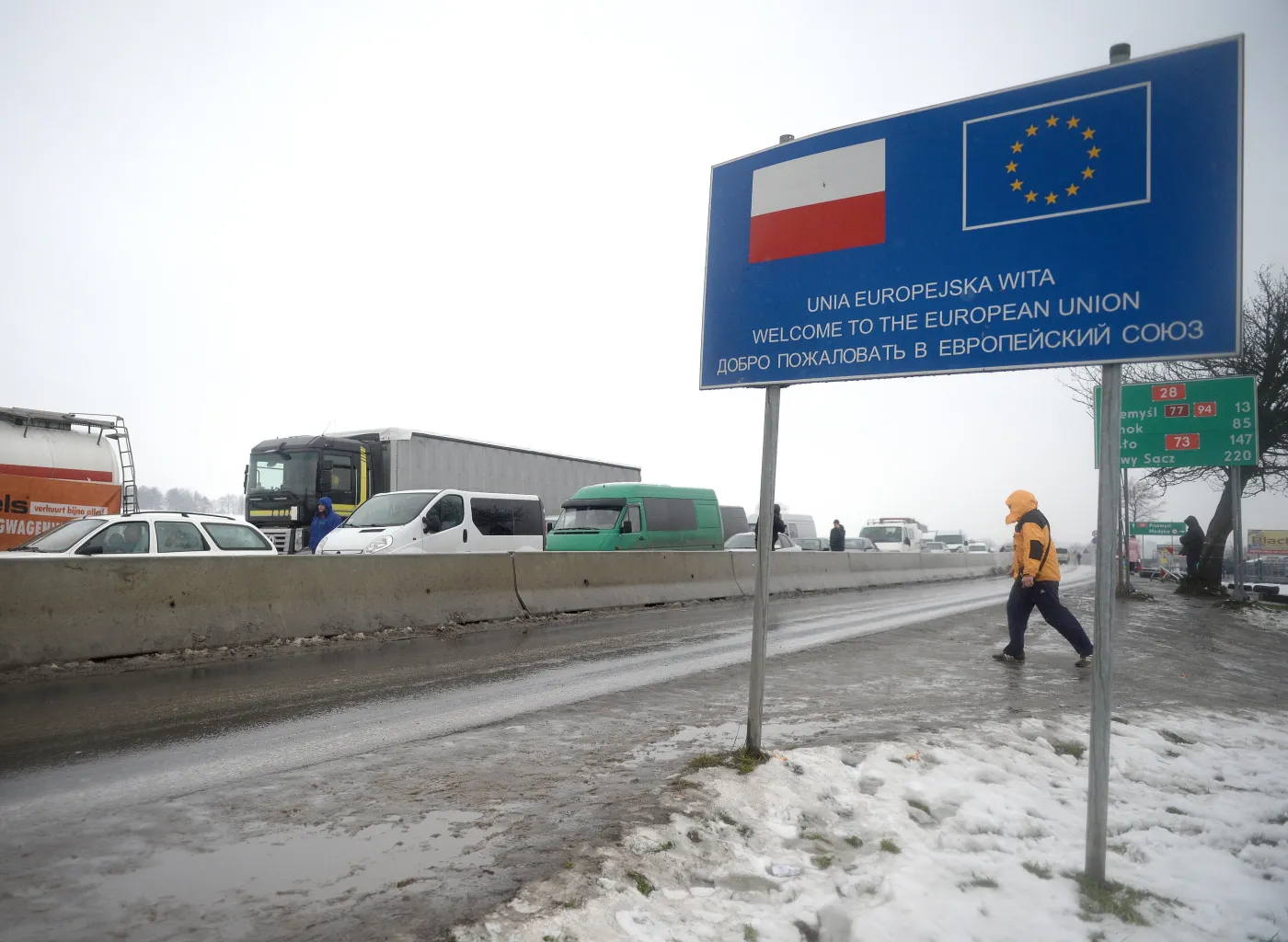 Jako środki na pobyt w Polsce okazali... banknoty do gry planszowej