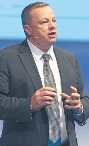 3258871-frank-duggan-czlonek-zarzadu.jpg
