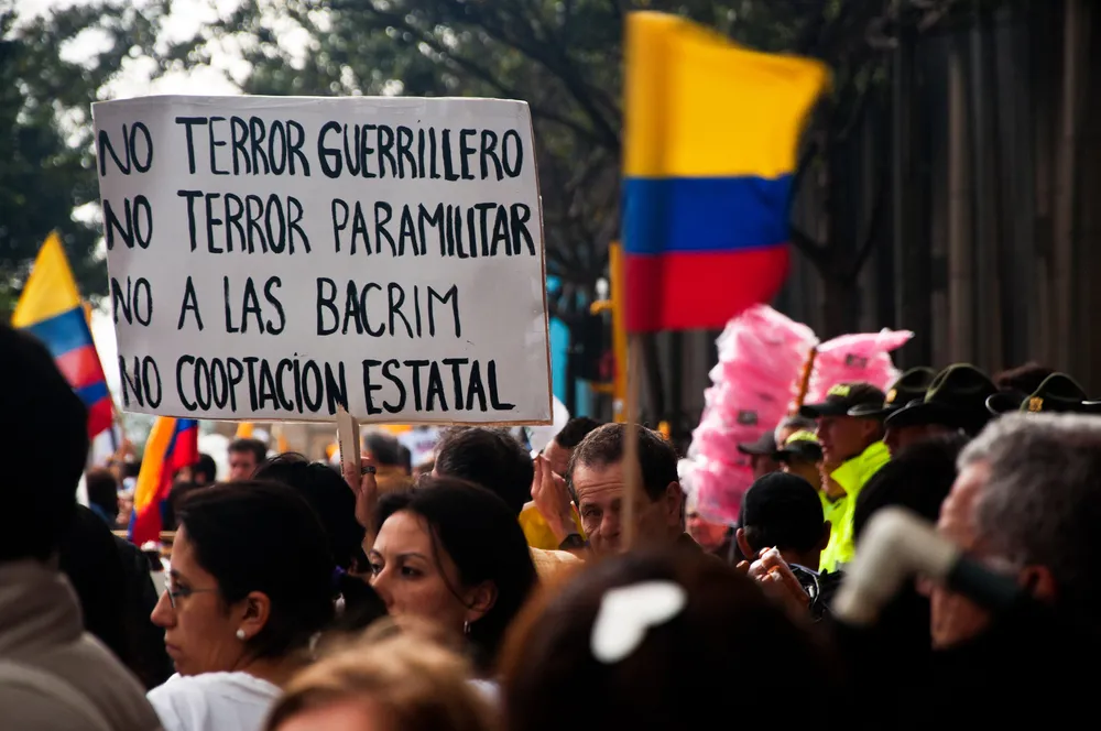 Kolumbia: Wybory w cieniu FARC. Były partyzant kontra konserwatysta