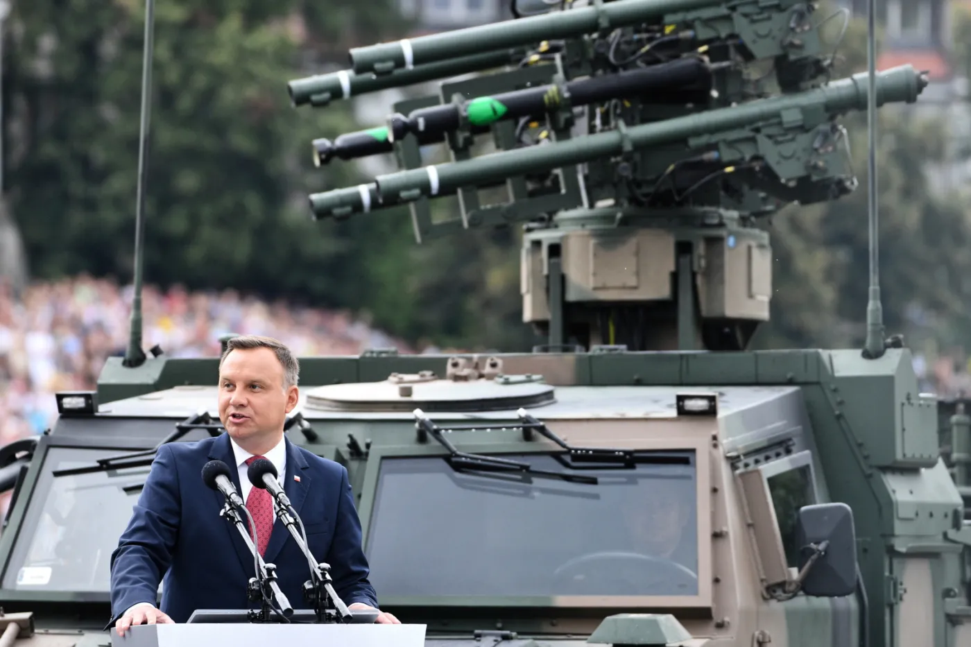 Prezydent podczas Wielkiej Defilady Niepodległości: Polska powinna podnieść wydatki na obronność do 2,5 proc. PKB do 2024 r.