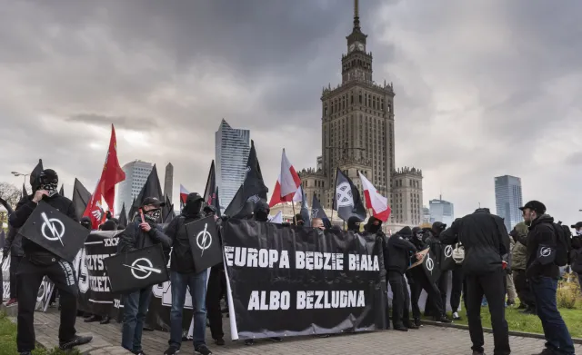 Zieliński: Na Marszu Niepodległości pięć transparentów mogących naruszać prawo