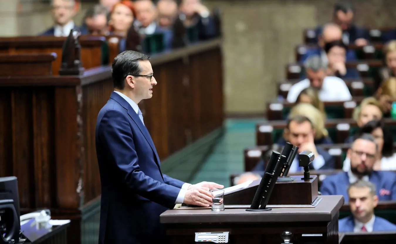 Co obiecał w expose Mateusz Morawiecki? Zeroemisyjne szkoły, emerytury, estoński CIT, PPK w konstytucji [9 PUNKTÓW]