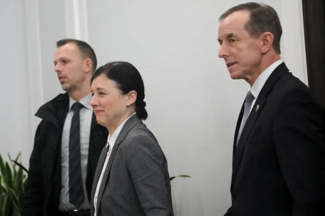 Jourova: Jestem zaniepokojona kampanią oszczerstw przeciwko sędziom